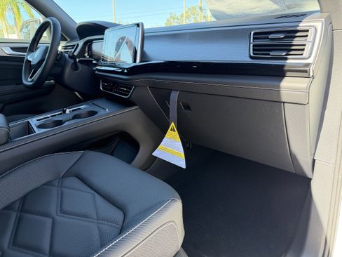 New 2026 Volkswagen Atlas Cross Sport SE image 10