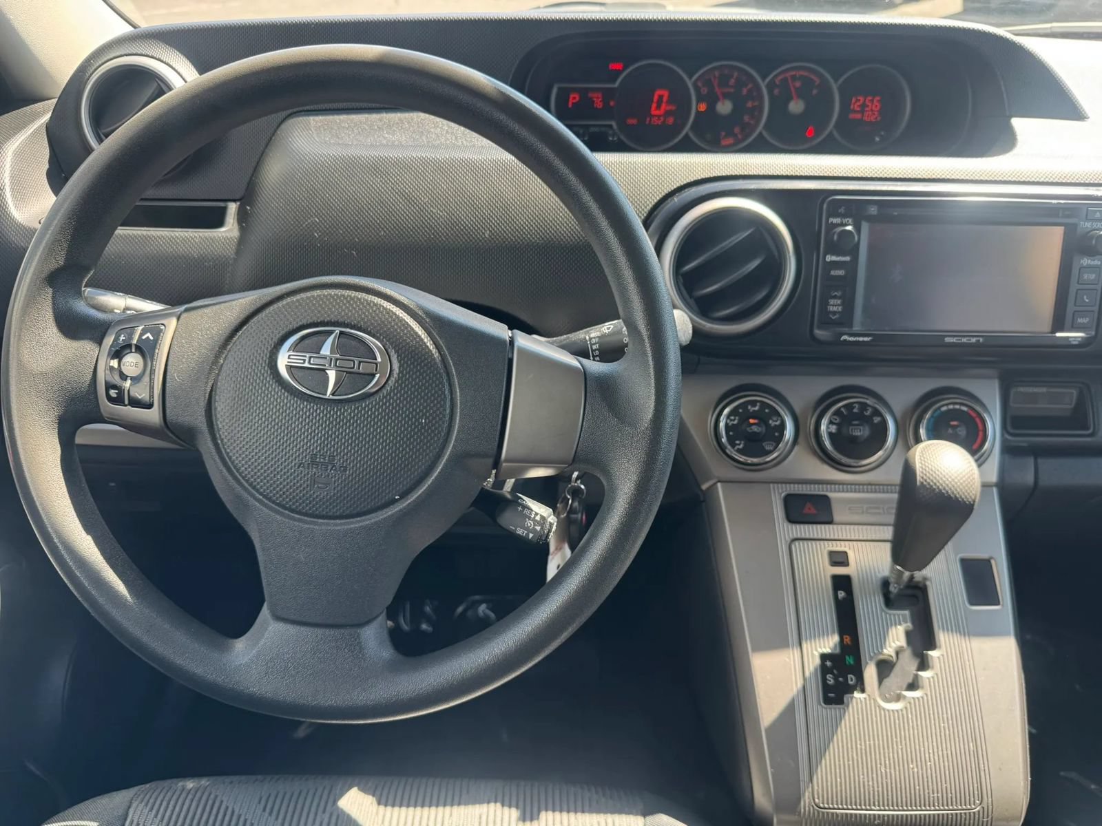 Used 2015 Scion xB FWD image 26