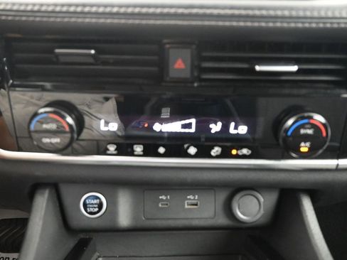 Used 2023 Nissan Rogue SV FWD image 33
