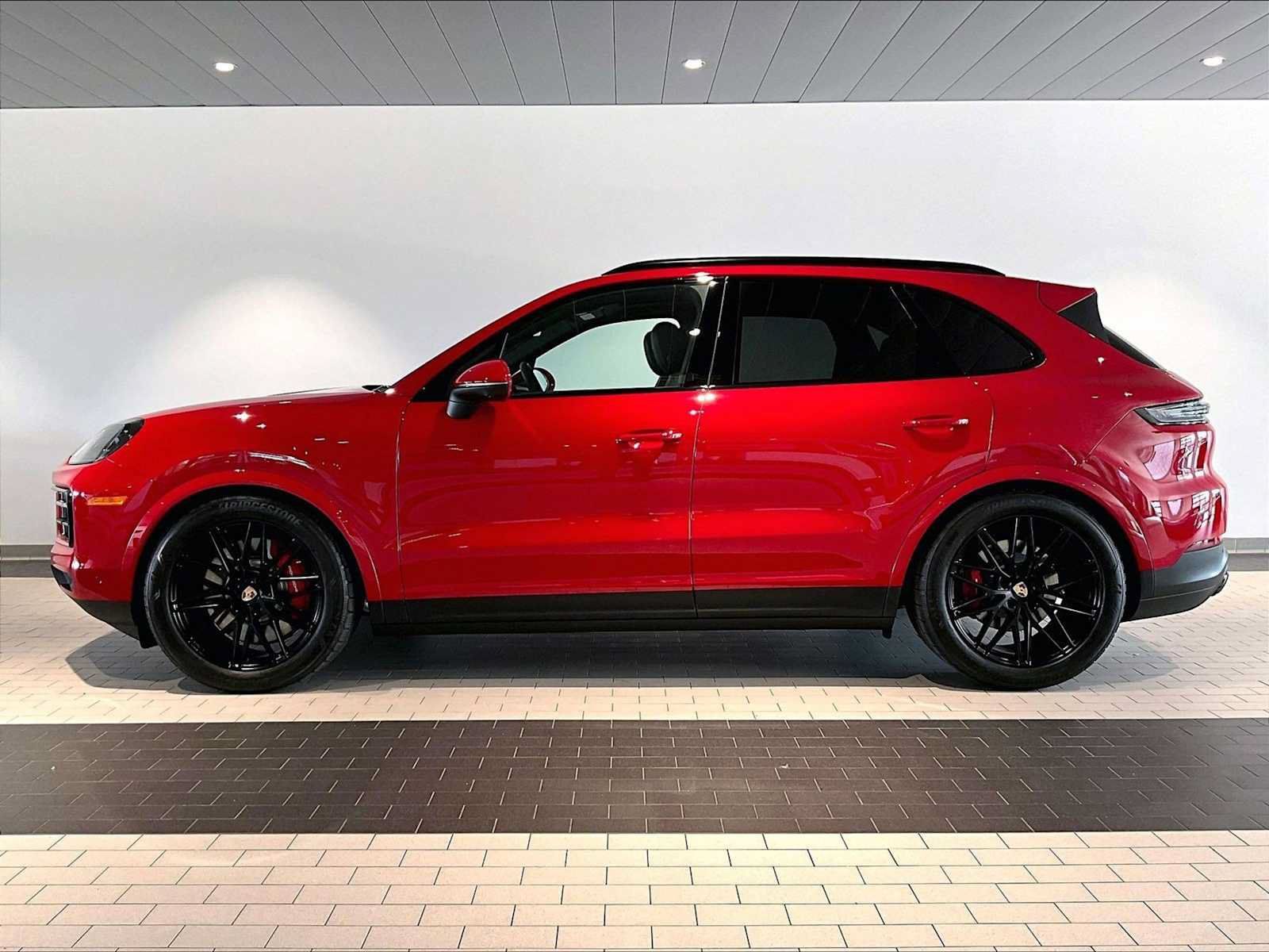 Used 2026 Porsche Cayenne S AWD/4WD image 2