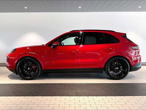 Used 2026 Porsche Cayenne S AWD/4WD image 2