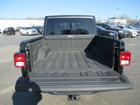 Used 2023 Jeep Gladiator Rubicon w/ Trailer Tow Package image 8