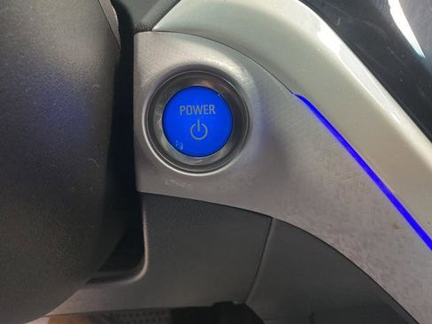 Used 2020 Chevrolet Bolt Premier w/ Infotainment Package image 9