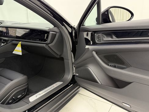 New 2026 Porsche Panamera image 22
