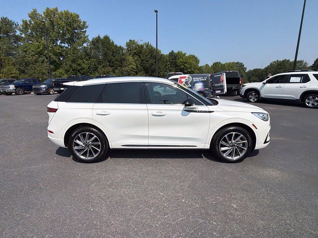 Used 2024 Lincoln Corsair Grand Touring AWD/4WD image 24