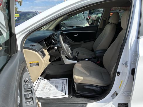 Used 2013 Hyundai Elantra GT image 3