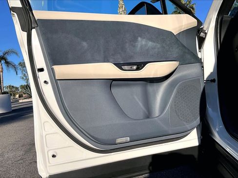 Used 2023 Lexus RZ 450e Premium image 20