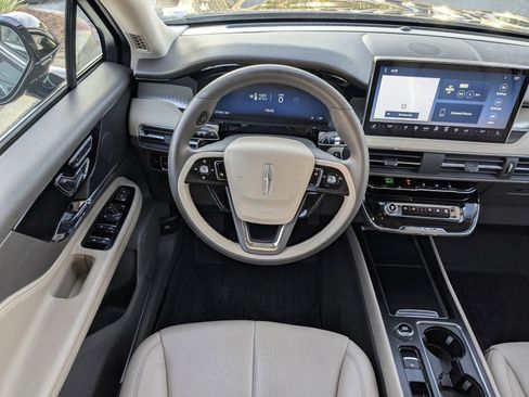 Certified 2024 Lincoln Corsair FWD w/ Equipment Group 101A image 19