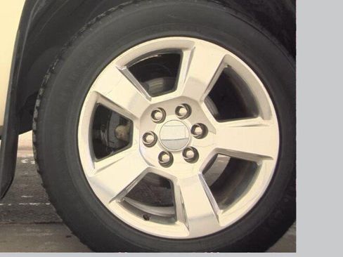 Used 2013 Chevrolet Avalanche LTZ image 8