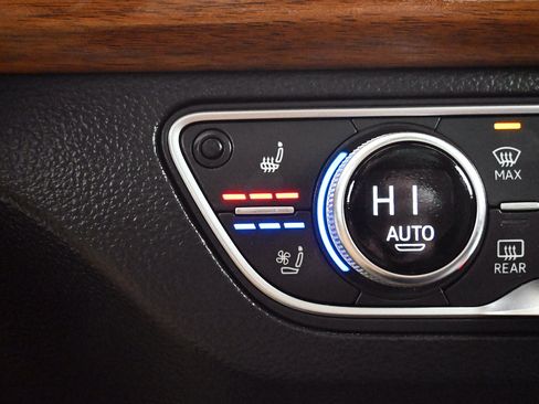 Used 2021 Audi Q5 e Prestige w/ Prestige Package image 21