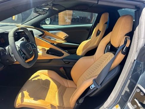 Used 2021 Chevrolet Corvette Stingray Preferred Conv w/ Z51 Performance Package RWD image 9