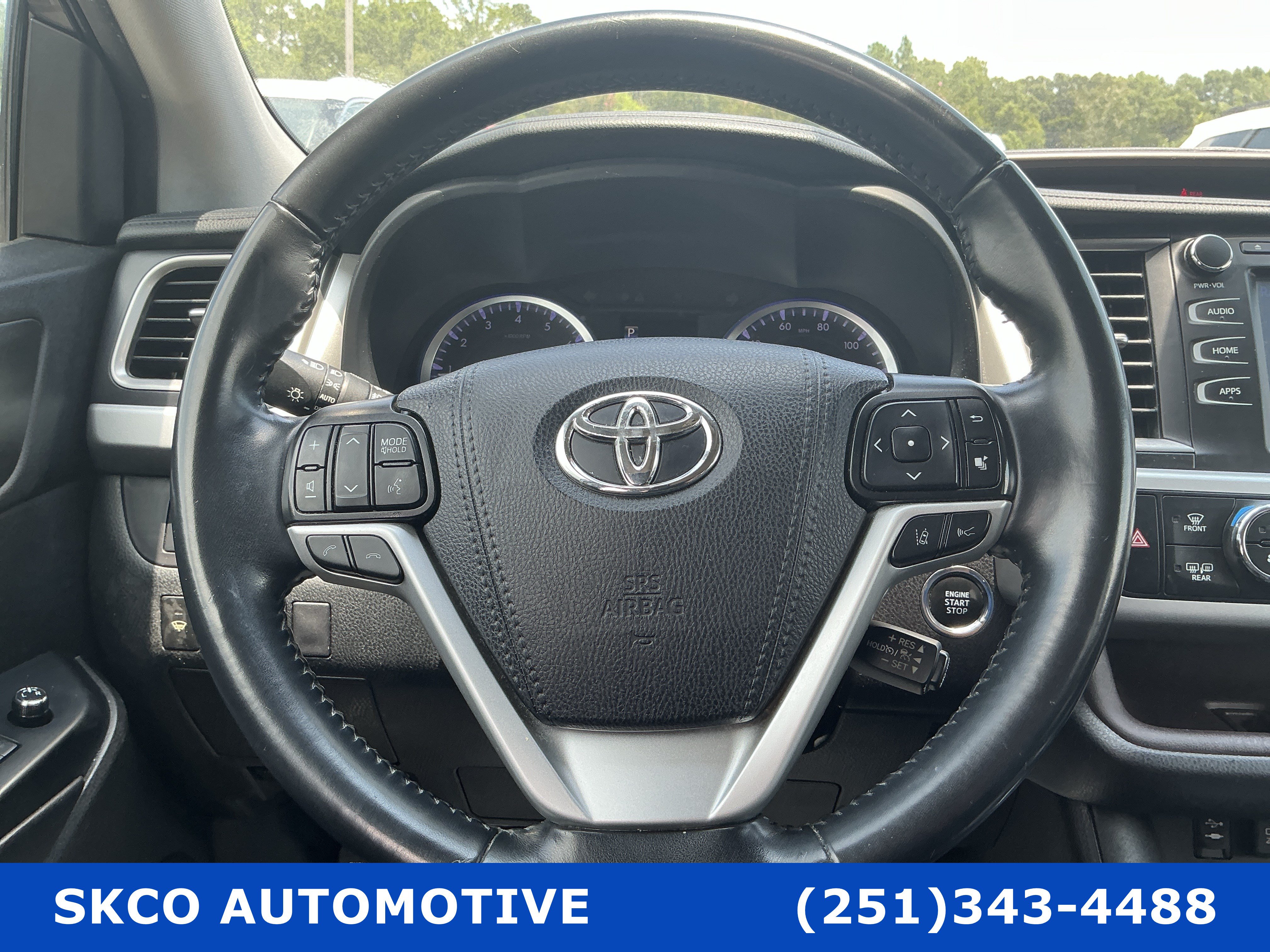 Used 2019 Toyota Highlander XLE FWD image 18