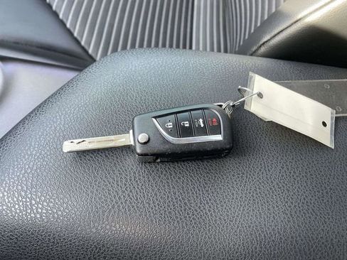 Used 2023 Toyota Camry SE image 30