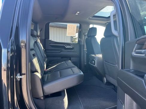 Used 2024 GMC Sierra 1500 SLT w/ SLT Convenience Package AWD/4WD image 32