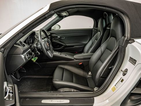 Certified 2019 Porsche 718 Boxster image 5