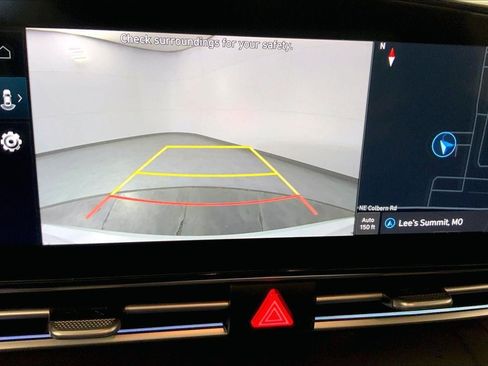 Used 2025 Hyundai Elantra SEL image 21