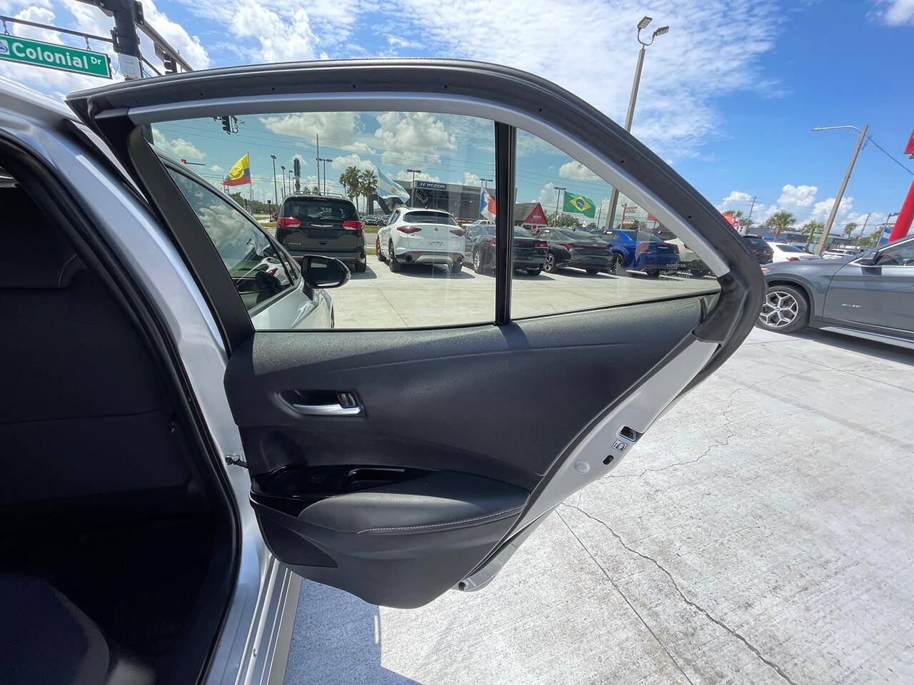 Used 2022 Toyota Corolla SE FWD image 13