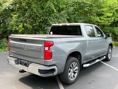 Used 2022 Chevrolet Silverado 1500 LT AWD/4WD image 5