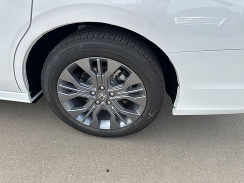 Used 2026 Honda Odyssey Touring image 15