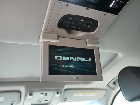 Used 2018 GMC Yukon Denali w/ Denali Ultimate Package AWD/4WD image 36