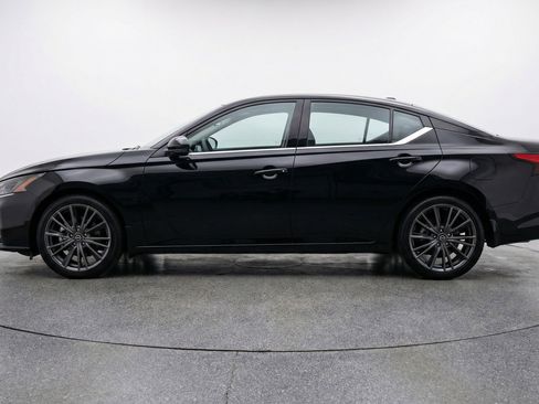 Used 2025 Nissan Altima 2.5 SV image 5