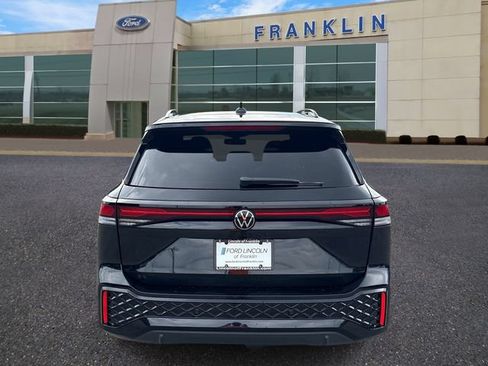 Used 2025 Volkswagen Tiguan SE R-Line FWD image 6