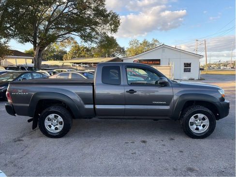 Used 2011 Toyota Tacoma 4x4 Access Cab image 4