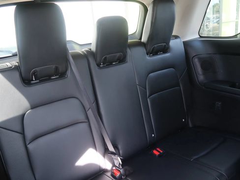 Used 2022 Nissan Pathfinder SL w/ SL Premium Package FWD image 22