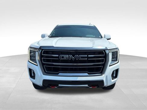 Used 2023 GMC Yukon XL AT4 w/ Technology Package AWD/4WD image 6