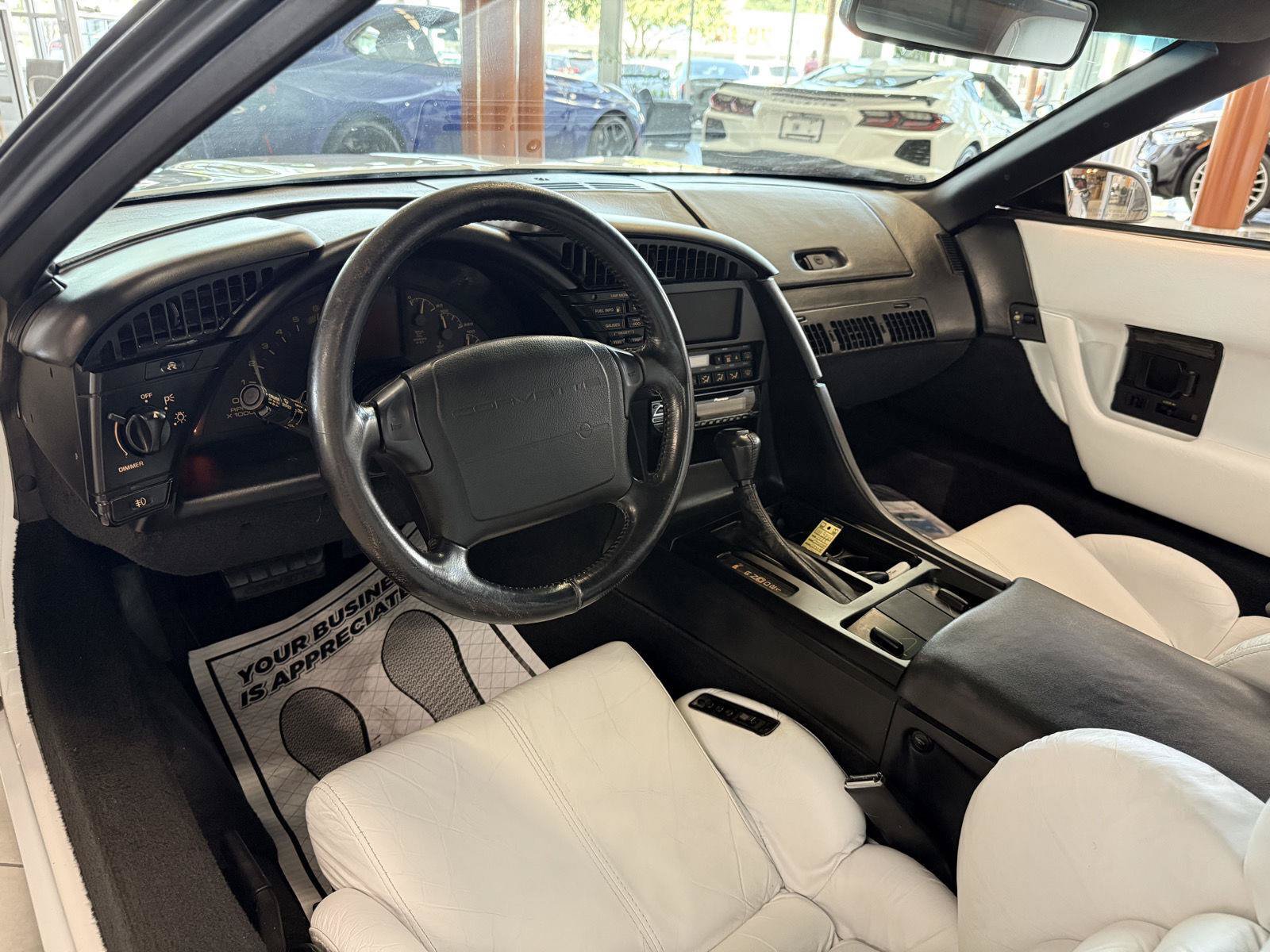Used 1993 Chevrolet Corvette Convertible RWD image 27