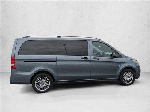 Used 2016 Mercedes-Benz Metris Passenger image 4