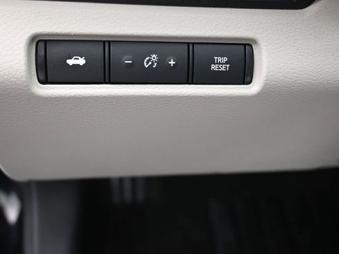 Used 2025 Nissan Altima 2.5 SV image 21