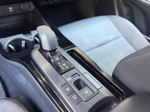 Used 2024 Toyota Prius LE FWD image 18