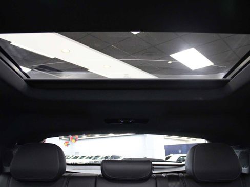 Used 2022 Alfa Romeo Stelvio Veloce image 40