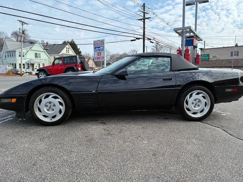 Used 1992 Chevrolet Corvette Convertible image 7
