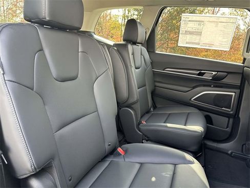 New 2025 Kia Telluride S image 24