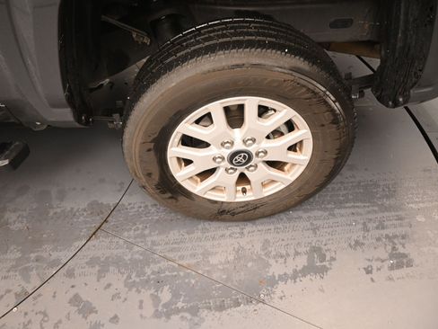 Used 2025 Toyota Tacoma SR image 19