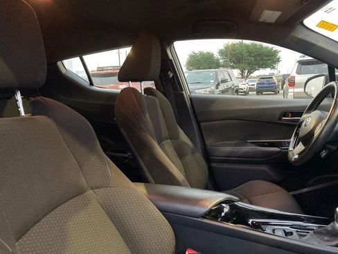 Used 2019 Toyota C-HR XLE image 10