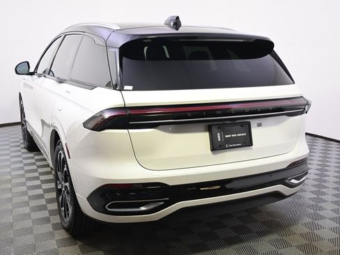 New 2026 Lincoln Nautilus Reserve image 4