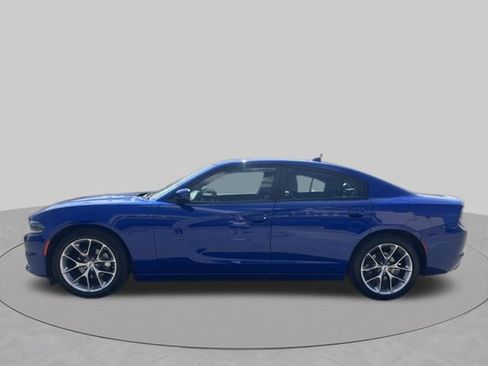 Used 2022 Dodge Charger SXT w/ Plus Group RWD image 3