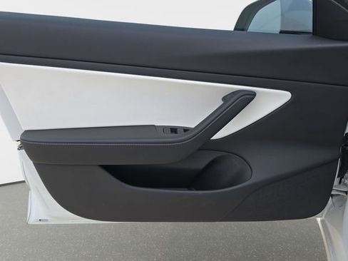 Used 2021 Tesla Model 3 Standard Range Plus image 30