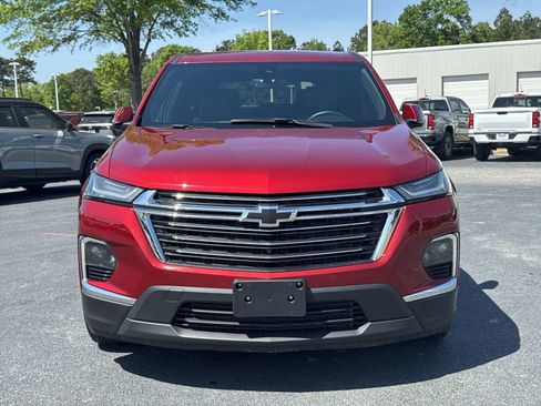 Used 2023 Chevrolet Traverse LT w/ LT Premium Package AWD/4WD image 3