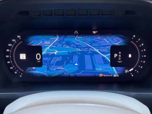 Used 2023 Volvo XC90 B6 Plus image 19