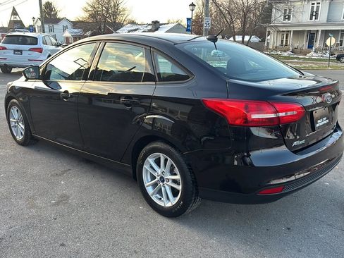 Used 2017 Ford Focus SE image 7