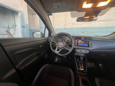 Used 2025 Nissan Versa SV FWD image 34