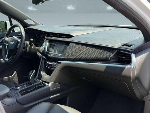 Used 2025 Cadillac XT6 Premium Luxury FWD image 31