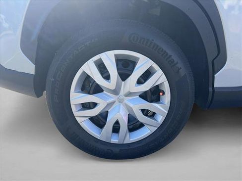 Used 2024 Toyota Corolla Cross L image 9