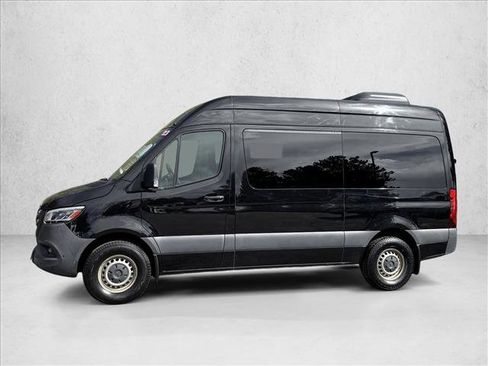 Used 2023 Mercedes-Benz Sprinter 2500 image 4