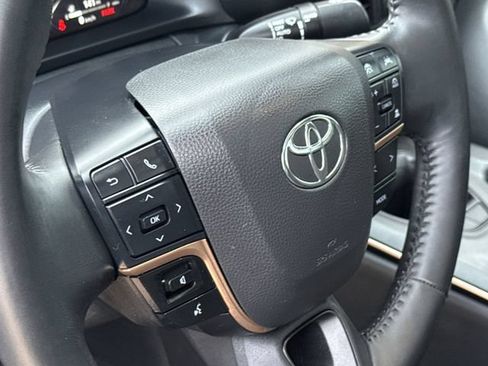 Used 2023 Toyota Crown AWD/4WD image 29