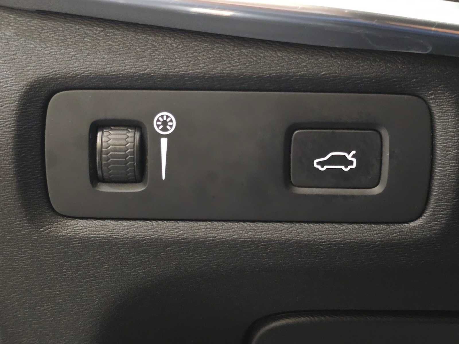 Used 2019 Volvo V90 T5 Cross Country AWD/4WD image 19